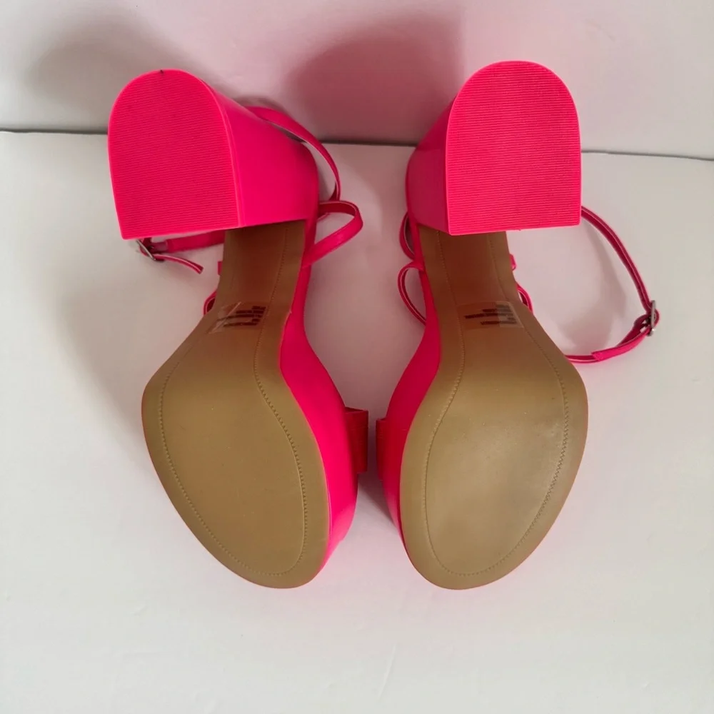 Madden Girl Jadda Chunky Platform Heel Sandals  Fuchsia Size 9